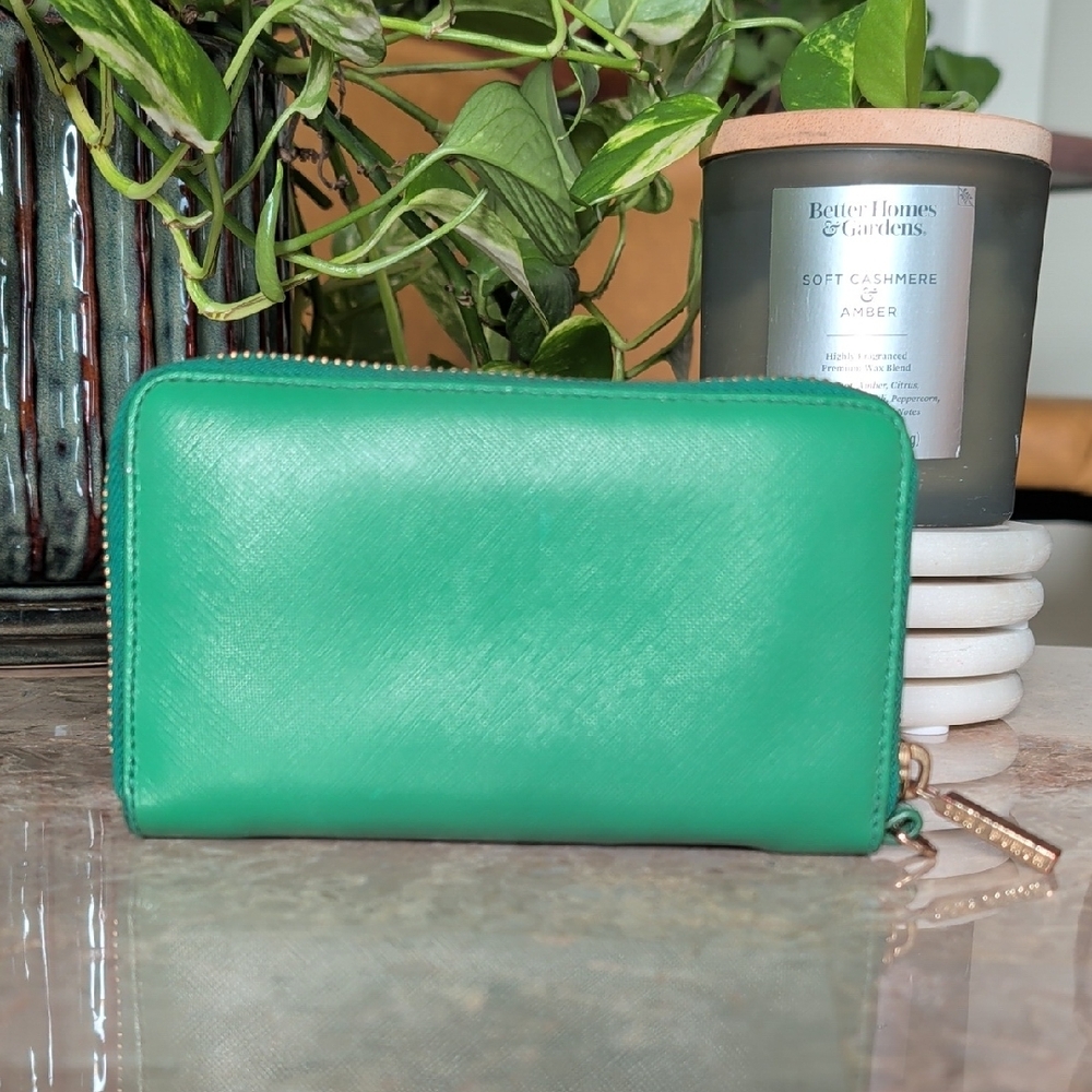 Tory Burch Vibrant Green Zip Wallet - Picture 2 of 10